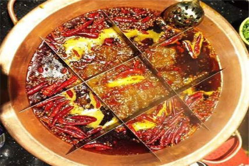 重慶現(xiàn)代職業(yè)技師學院火鍋實訓圖