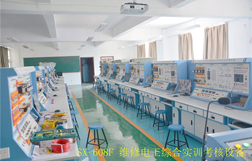 重慶新渝技工學(xué)校電子專業(yè)實(shí)訓(xùn)圖片