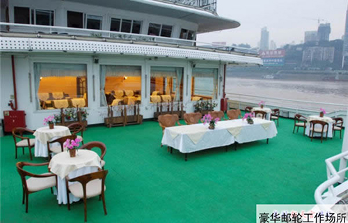 重慶航運(yùn)旅游學(xué)校豪華郵輪工作場所