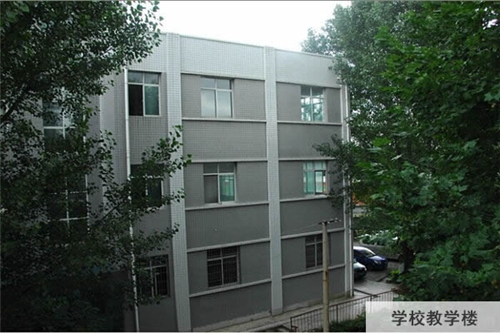 中國鋁業(yè)貴州高級技工學(xué)校教學(xué)樓