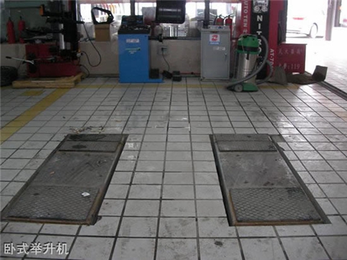 貴陽(yáng)汽車(chē)工業(yè)技術(shù)學(xué)校臥式舉升機(jī)