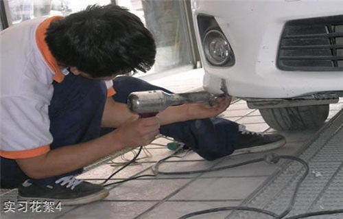 貴陽(yáng)汽車(chē)工業(yè)技術(shù)學(xué)校實(shí)習(xí)花絮3