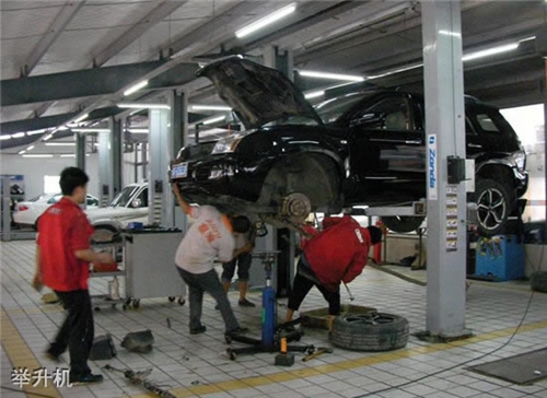 貴陽(yáng)汽車(chē)工業(yè)技術(shù)學(xué)校舉升機(jī)
