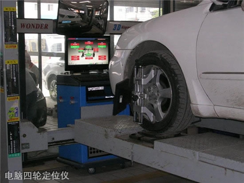 貴陽(yáng)汽車(chē)工業(yè)技術(shù)學(xué)校電腦四輪定位儀