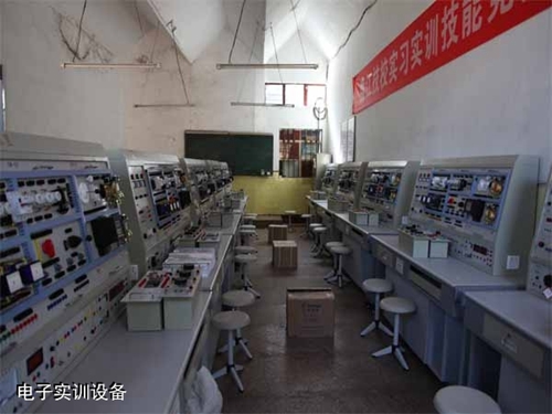 貴州盤江技校(貴州盤江投資控股集團(tuán)有限公司技工學(xué)校)電子實訓(xùn)設(shè)備