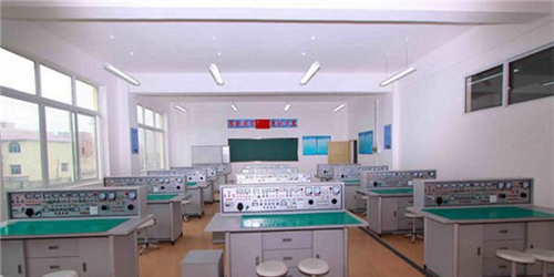 貴陽(yáng)市白云區(qū)職業(yè)技術(shù)學(xué)校電子實(shí)訓(xùn)室5