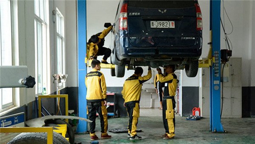 惠水中等職業(yè)學(xué)校(惠水職校)汽車應(yīng)用與維修專業(yè)實訓(xùn)3