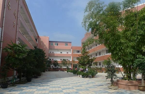 貴陽市第五職業(yè)學(xué)校(貴陽市烏當(dāng)區(qū)中等職業(yè)中學(xué))干凈的校園環(huán)境