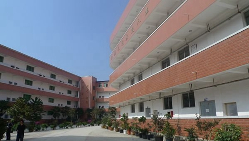 貴陽市第五職業(yè)學(xué)校(貴陽市烏當(dāng)區(qū)中等職業(yè)中學(xué))花園式的學(xué)校