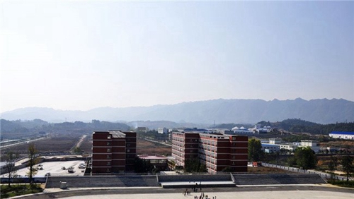 湄潭縣中等職業(yè)學(xué)校校園風(fēng)光2