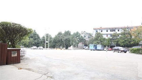 貴陽經濟貿易中等專業(yè)學校東校區(qū)校園一角