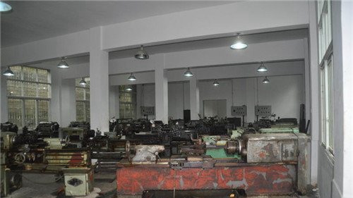 貴州省電子工業(yè)學(xué)校（貴州省國防科技工業(yè)學(xué)校）普通機(jī)床加工實訓(xùn)車間