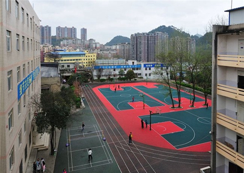 貴州鐵路技師學(xué)院(貴陽鐵路工程學(xué)校、貴陽鐵路高級技工學(xué)校)和尚坡校區(qū)運動場