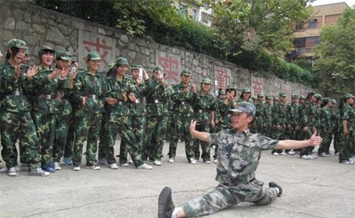 黔東南州國(guó)防學(xué)校武術(shù)表演