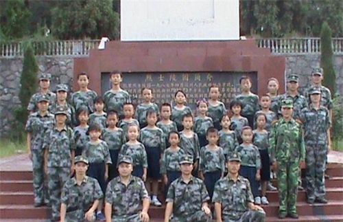 黔東南州國防學(xué)校紀(jì)念烈士2