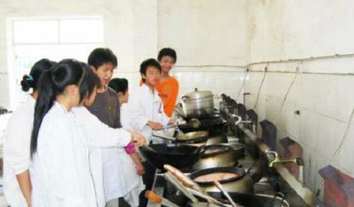 貴陽市女子職業(yè)學(xué)校(貴陽市旅游學(xué)校)熱菜實訓(xùn)室