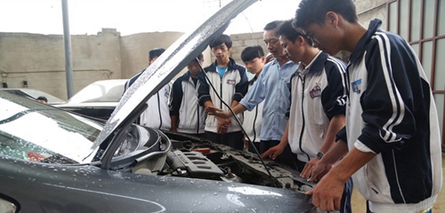 貴州省龍里中等職業(yè)學校汽車實訓