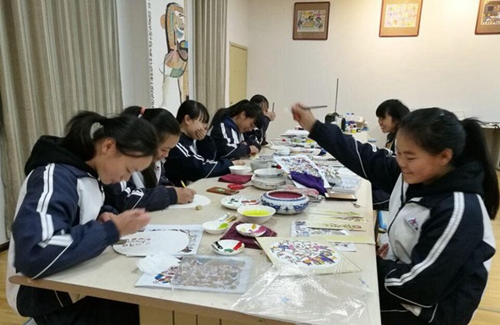 貴州省龍里中等職業(yè)學校民族繪畫