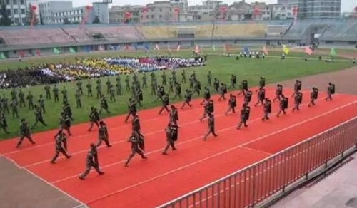 貴州國(guó)防軍事職業(yè)學(xué)校(貴陽(yáng)國(guó)防軍校)匯報(bào)表演