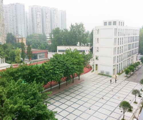 成都市洞子口職業(yè)高級(jí)中學(xué)校園環(huán)境