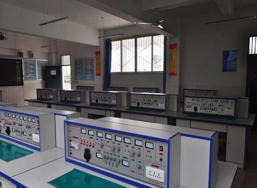 成都市洞子口職業(yè)高級(jí)中學(xué)（成都四十四中學(xué)）電子實(shí)訓(xùn)室（二）
