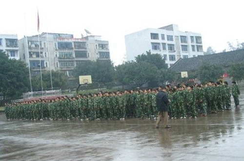 瀘州市天宇中等職業(yè)技術(shù)學(xué)校（天宇中專(zhuān)學(xué)校）新生軍訓(xùn)