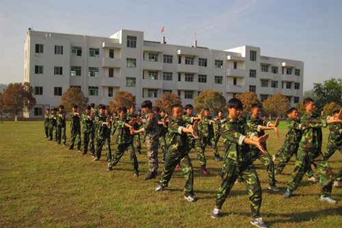 四川省三臺(tái)縣劉營(yíng)職業(yè)高級(jí)中學(xué)校（三臺(tái)職教中心）新生軍訓(xùn)