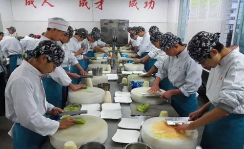 四川省綿陽職業(yè)技術(shù)學校中餐烹飪專業(yè)（刀工練習）
