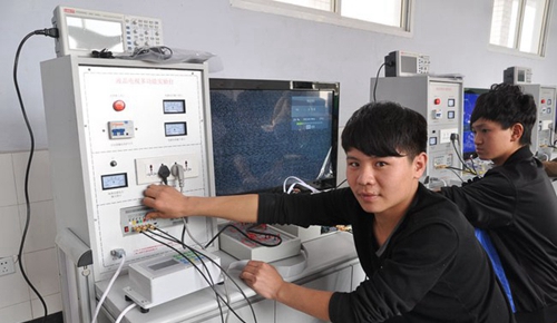 四川省電子商務學校（四川省糧食經(jīng)濟學校）電子專業(yè)實訓