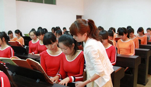 四川省德昌縣職業(yè)高級(jí)中學(xué)（德昌職高）學(xué)前教育鋼琴課