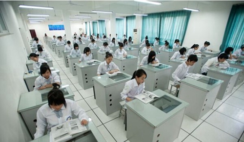 自貢市高級技工學(xué)校(自貢市職業(yè)培訓(xùn)學(xué)院)計算機實訓(xùn)室