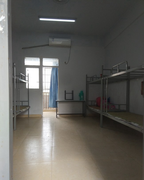 南充技師學(xué)院建華校區(qū)寢室空調(diào)