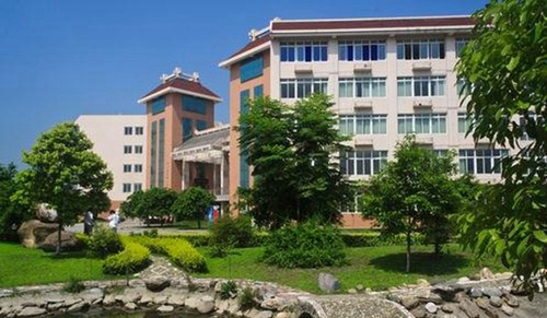 成都中醫(yī)藥大學(xué)附屬針灸學(xué)校/四川省針灸學(xué)校高新校區(qū)