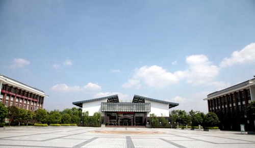 四川省旅游學(xué)校校園廣場