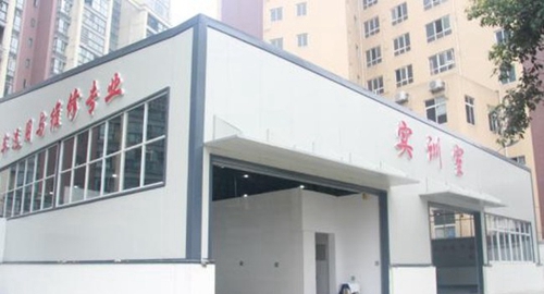 四川省商務(wù)學(xué)校（郫縣校區(qū)）汽修實(shí)訓(xùn)室介紹