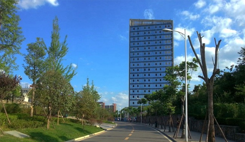 成都市工業(yè)職業(yè)技術(shù)學(xué)校校園道路