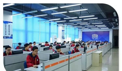 成都市現(xiàn)代職業(yè)技術(shù)學(xué)校（原成都女子職業(yè)學(xué)校）計(jì)算機(jī)實(shí)驗(yàn)實(shí)訓(xùn)室（1）