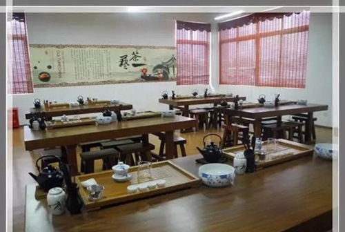 成都市現(xiàn)代職業(yè)技術(shù)學(xué)校（原成都女子職業(yè)學(xué)校）旅游部實(shí)訓(xùn)室（1）