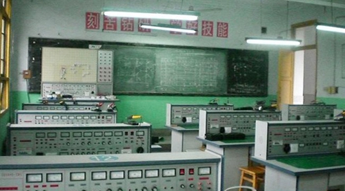 四川省自貢倍樂(lè)職業(yè)學(xué)校電子電工實(shí)驗(yàn)操作設(shè)施設(shè)備