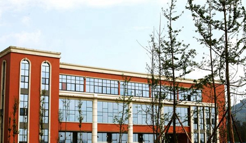 樂山市醫(yī)藥科技學(xué)校（成都校區(qū)）食堂全景（浦江）