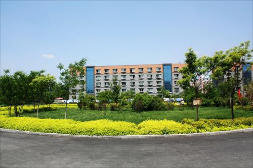云南商務(wù)職業(yè)學院校園一角