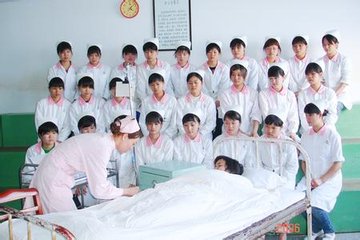 衛(wèi)校專業(yè)學(xué)生實踐教學(xué)
