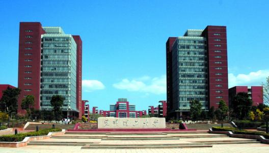 昆明理工大學(xué)學(xué)校大門