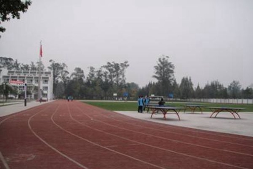 都江堰市職業(yè)中學操場