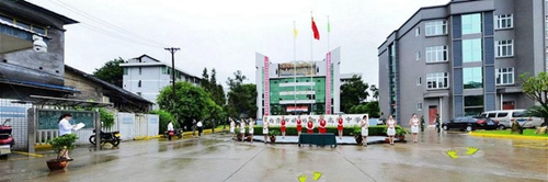 自貢市旅游職業(yè)高級(jí)中學(xué)正大門(mén)