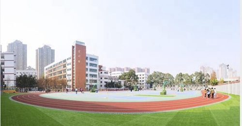四川省工業(yè)貿(mào)易學(xué)校運(yùn)動(dòng)場