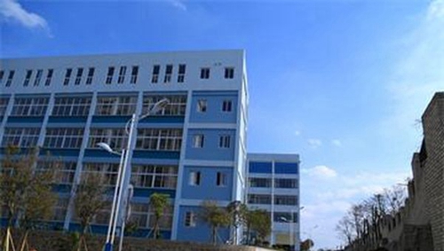 安順城市服務(wù)職業(yè)學(xué)校競技路