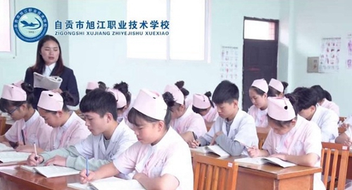 自貢市旭江職業(yè)技術(shù)學(xué)校學(xué)生上課