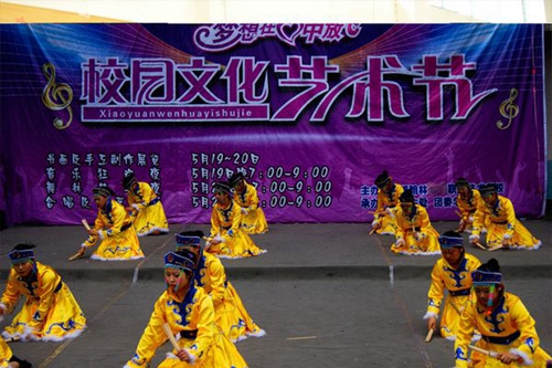成都翰林職業(yè)技術(shù)學(xué)校校園藝術(shù)剪影