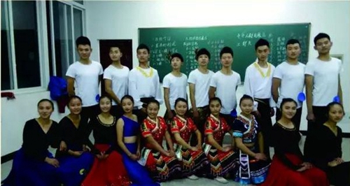 成都翰林職業(yè)技術(shù)學(xué)校文藝表演.fw